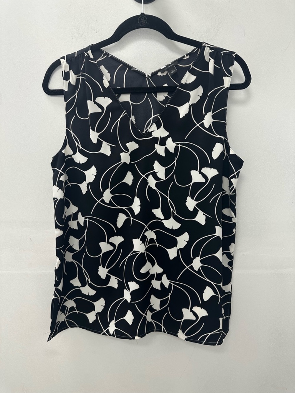 Ann Taylor Black & White Floral Sleeveless V-Neck Women's Top Size S